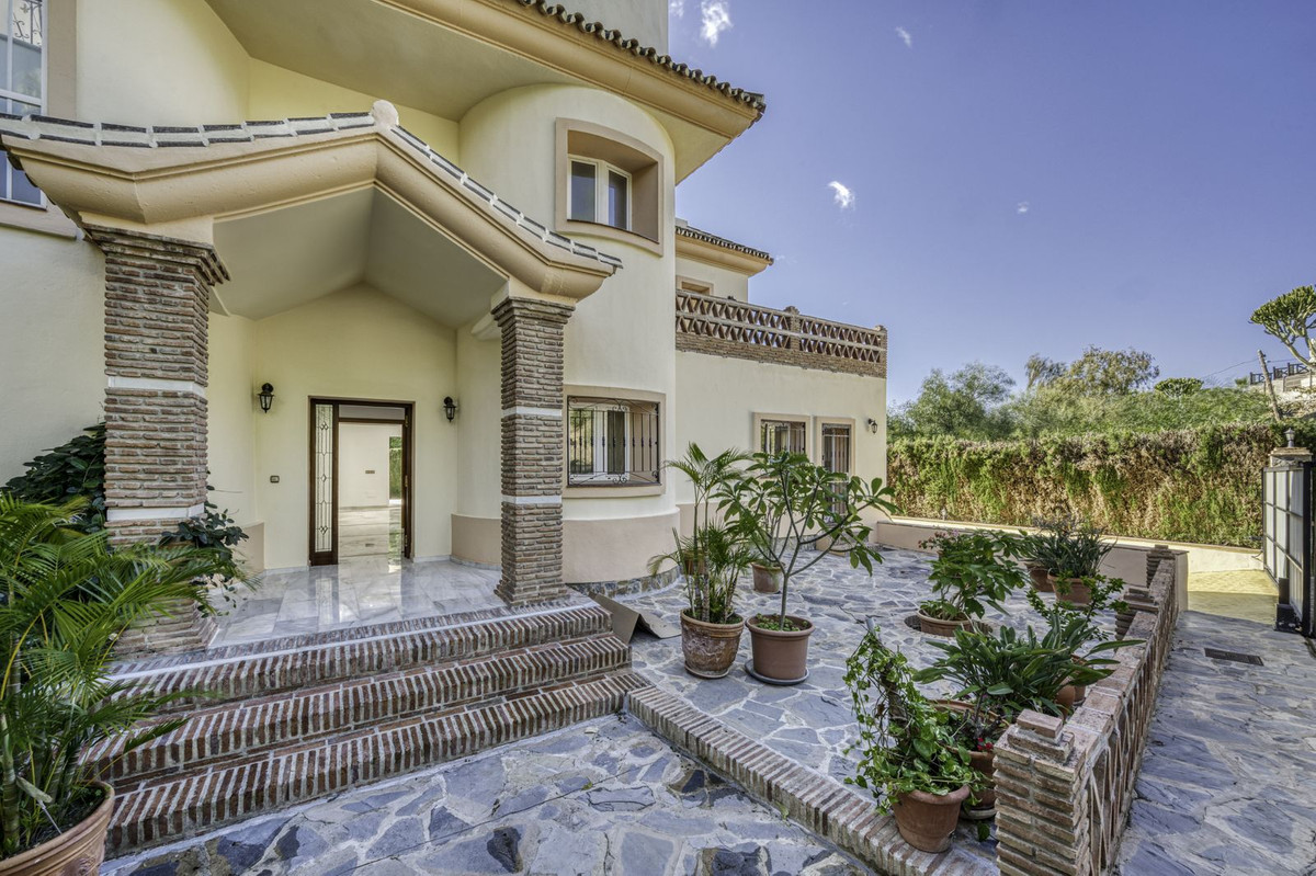 4 Bed Townhouse for sale in El Rosario Costa Del Sol, Málaga, Spain
