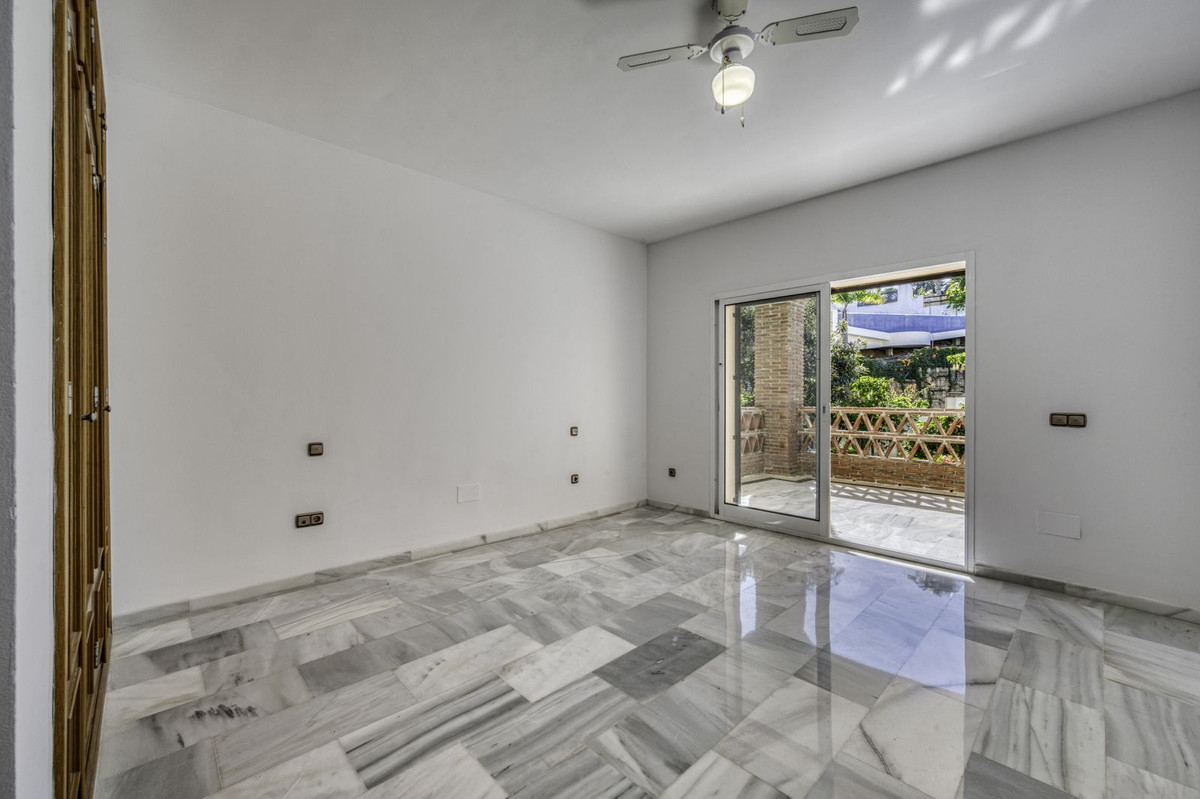 4 Bed Townhouse for sale in El Rosario Costa Del Sol, Málaga, Spain
