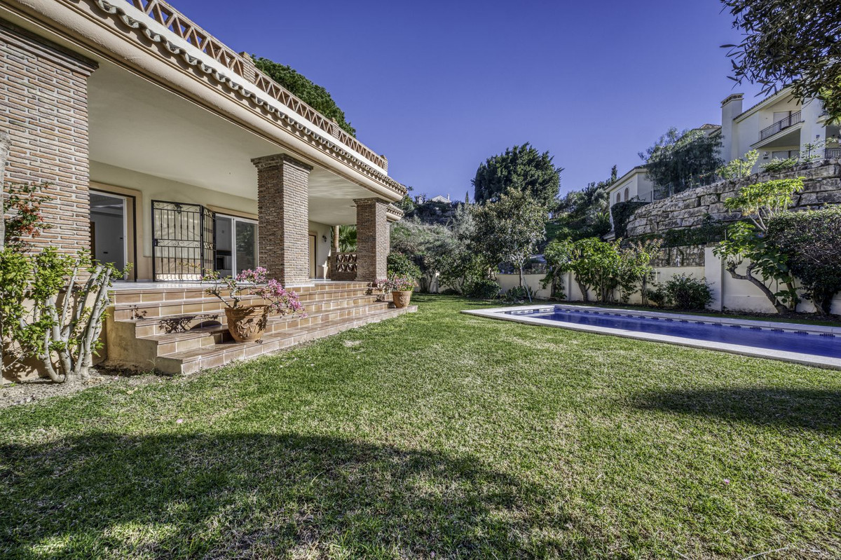 4 Bed Townhouse for sale in El Rosario Costa Del Sol, Málaga, Spain