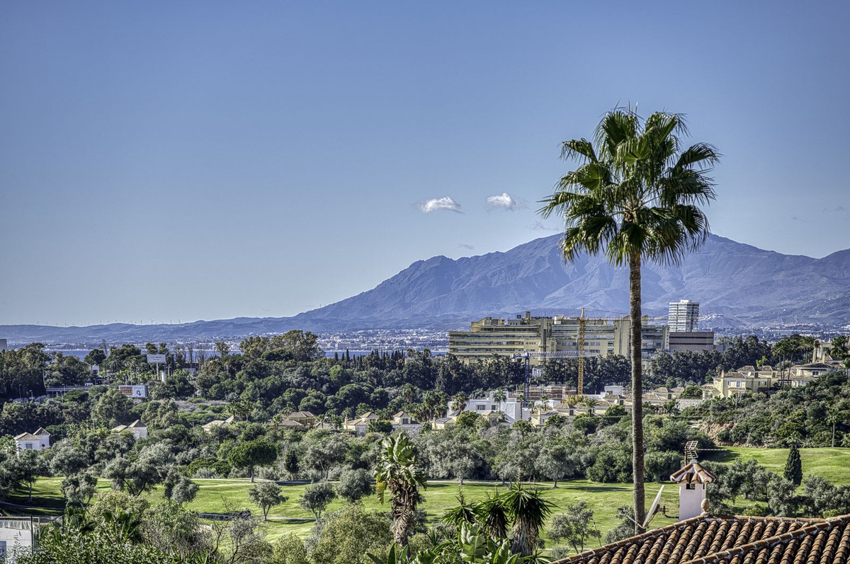 4 Bed Townhouse for sale in El Rosario Costa Del Sol, Málaga, Spain