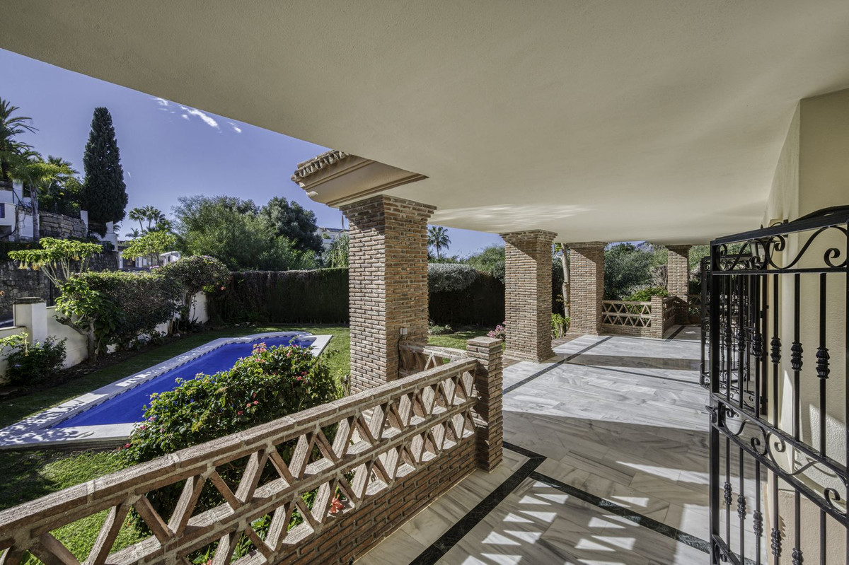 4 Bed Townhouse for sale in El Rosario Costa Del Sol, Málaga, Spain