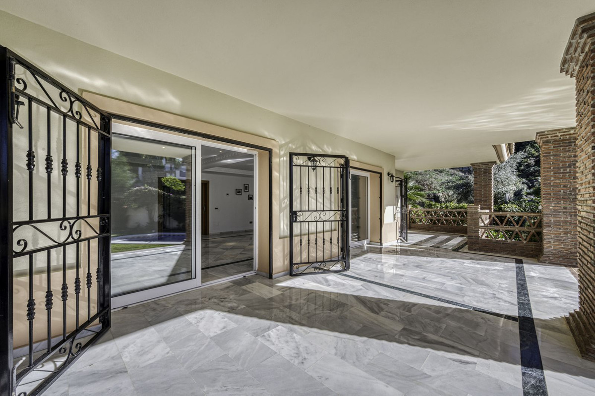 4 Bed Townhouse for sale in El Rosario Costa Del Sol, Málaga, Spain