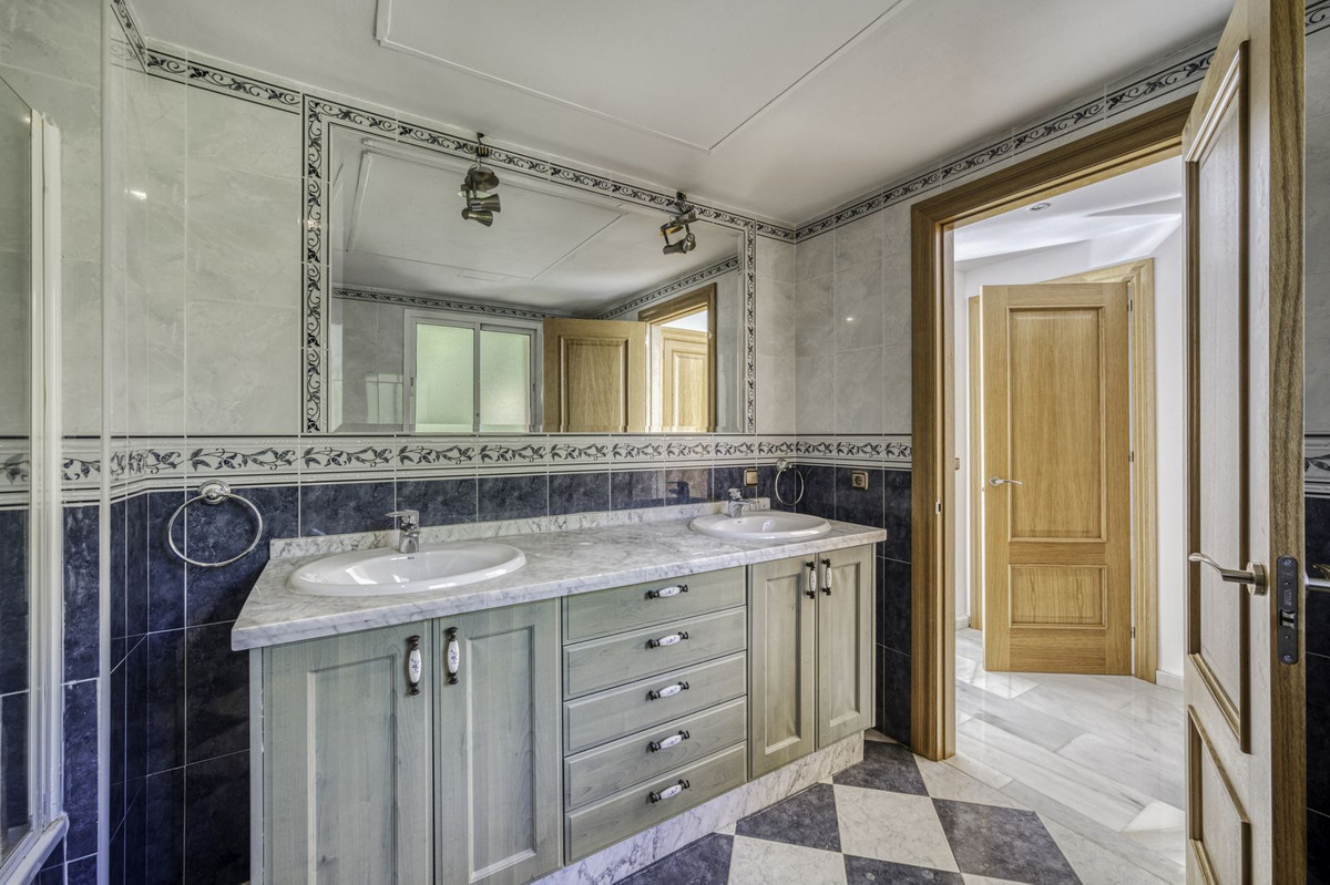 4 Bed Townhouse for sale in El Rosario Costa Del Sol, Málaga, Spain