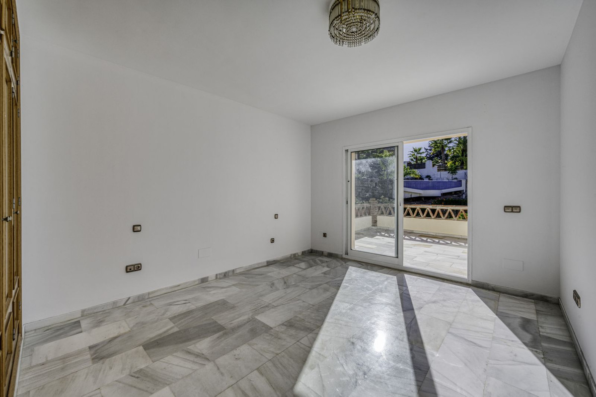 4 Bed Townhouse for sale in El Rosario Costa Del Sol, Málaga, Spain