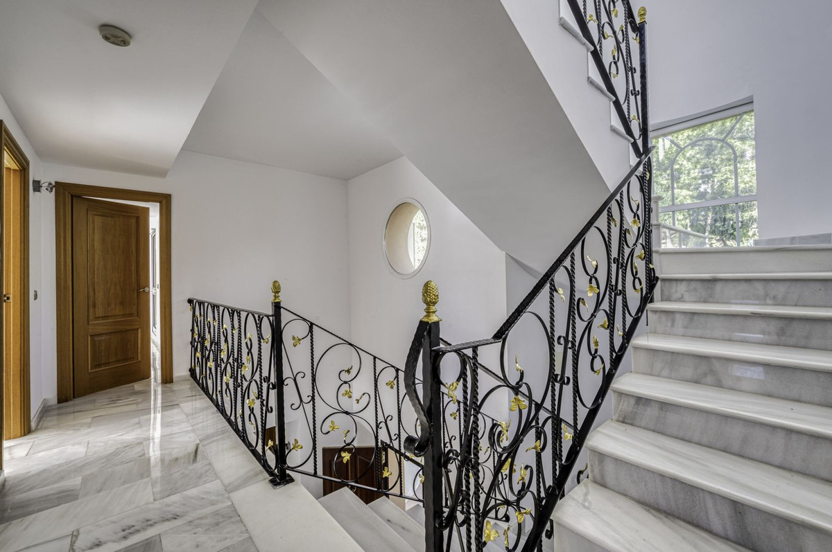 4 Bed Townhouse for sale in El Rosario Costa Del Sol, Málaga, Spain