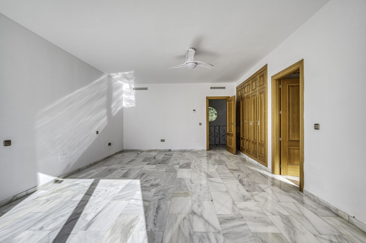 4 Bed Townhouse for sale in El Rosario Costa Del Sol, Málaga, Spain