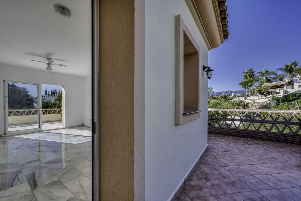 4 Bed Townhouse for sale in El Rosario Costa Del Sol, Málaga, Spain