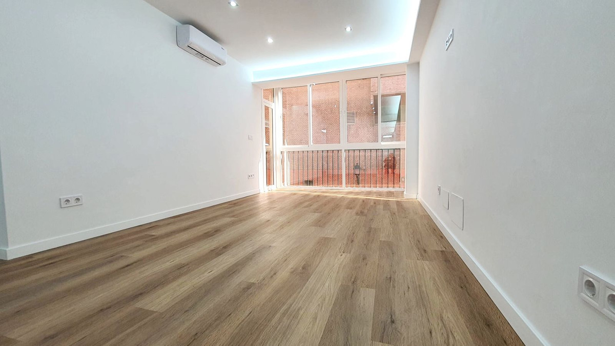 3 Bed Apartment for sale in Fuengirola Costa Del Sol, Málaga, Spain