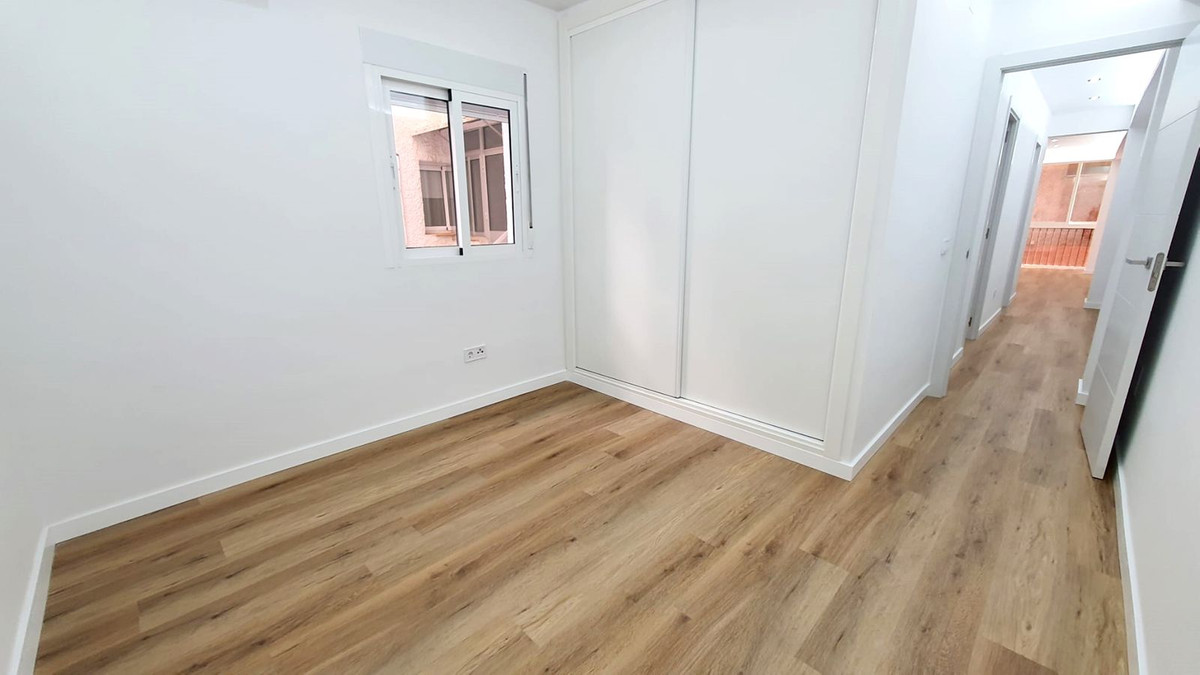3 Bed Apartment for sale in Fuengirola Costa Del Sol, Málaga, Spain
