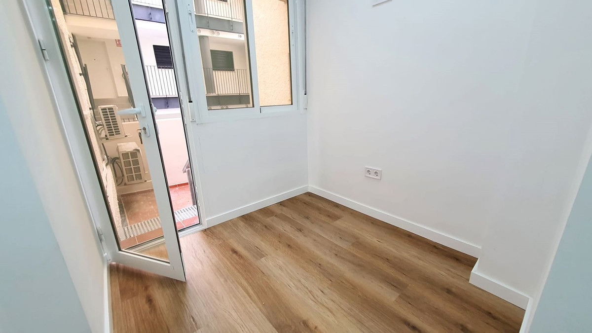 3 Bed Apartment for sale in Fuengirola Costa Del Sol, Málaga, Spain