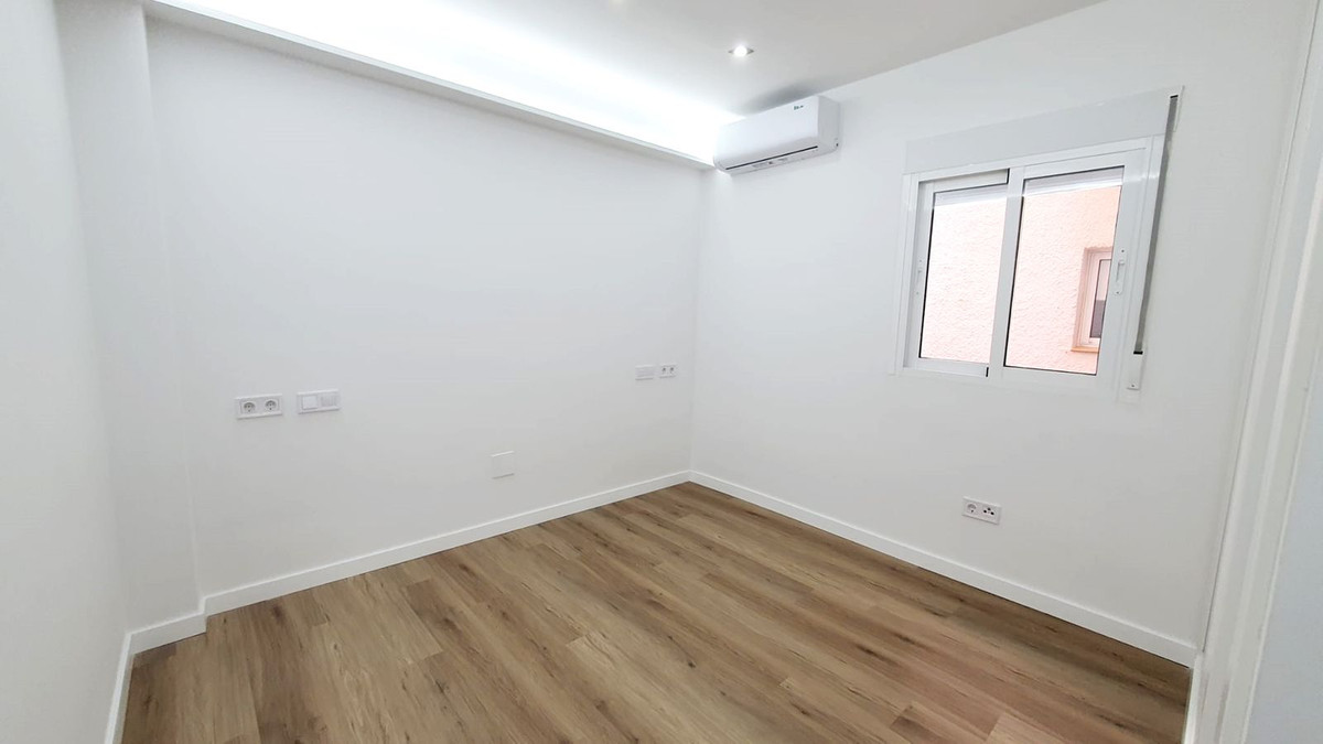 3 Bed Apartment for sale in Fuengirola Costa Del Sol, Málaga, Spain