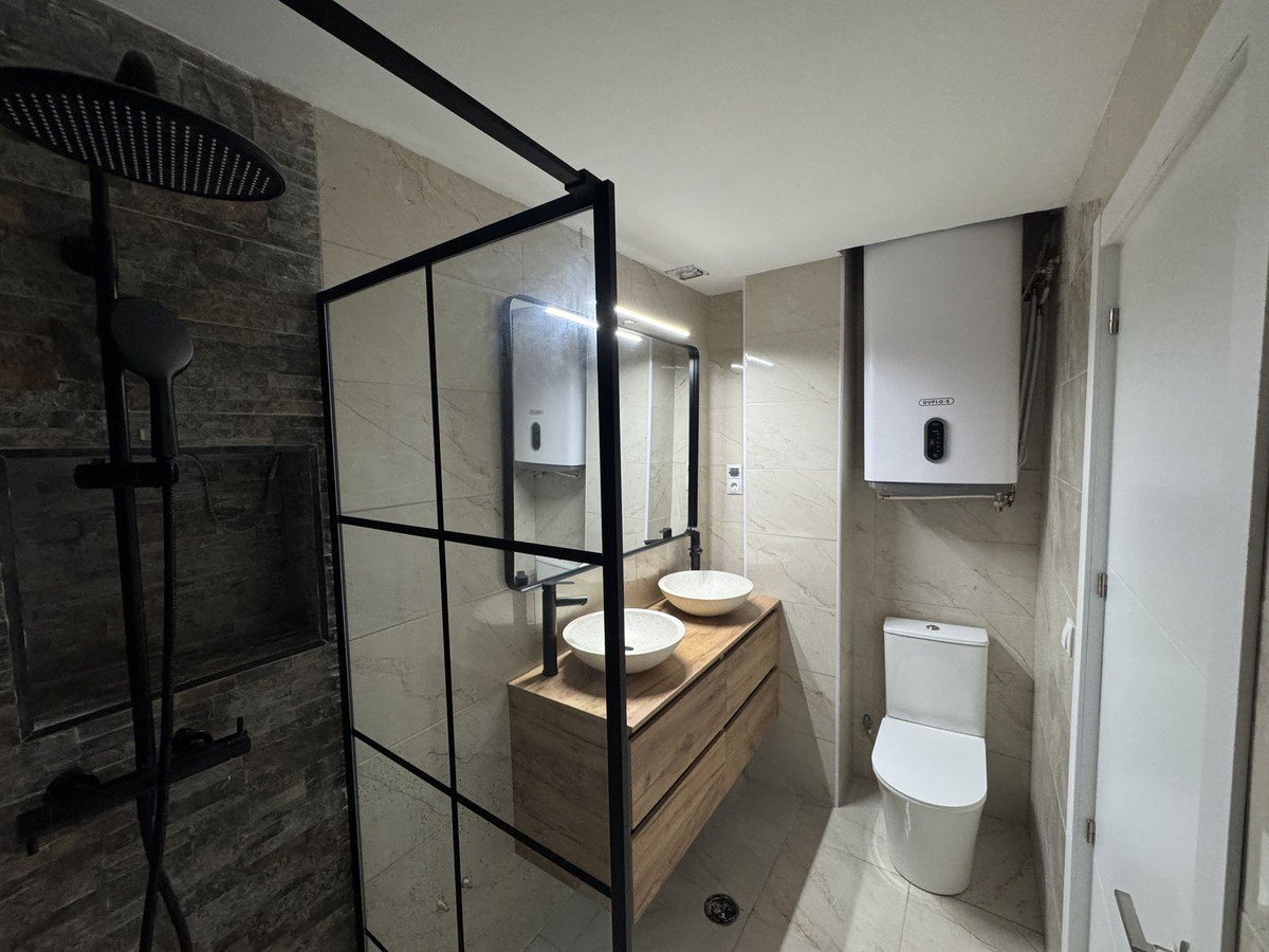 Se vende Apartamento Planta Media de 3 dormitorios en Costa Del Sol, Málaga, España