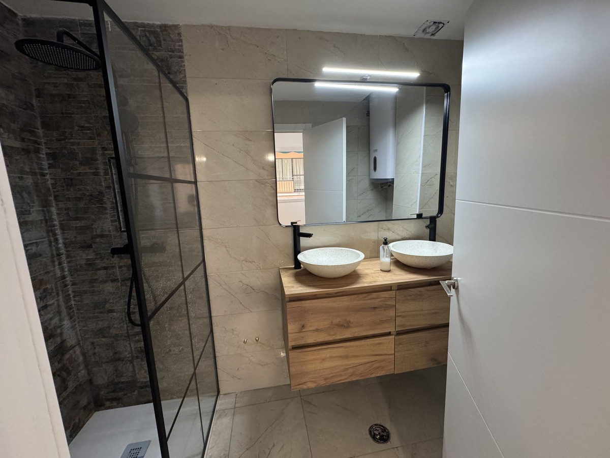 Se vende Apartamento Planta Media de 3 dormitorios en Costa Del Sol, Málaga, España