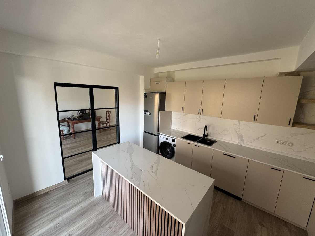 Se vende Apartamento Planta Media de 3 dormitorios en Costa Del Sol, Málaga, España