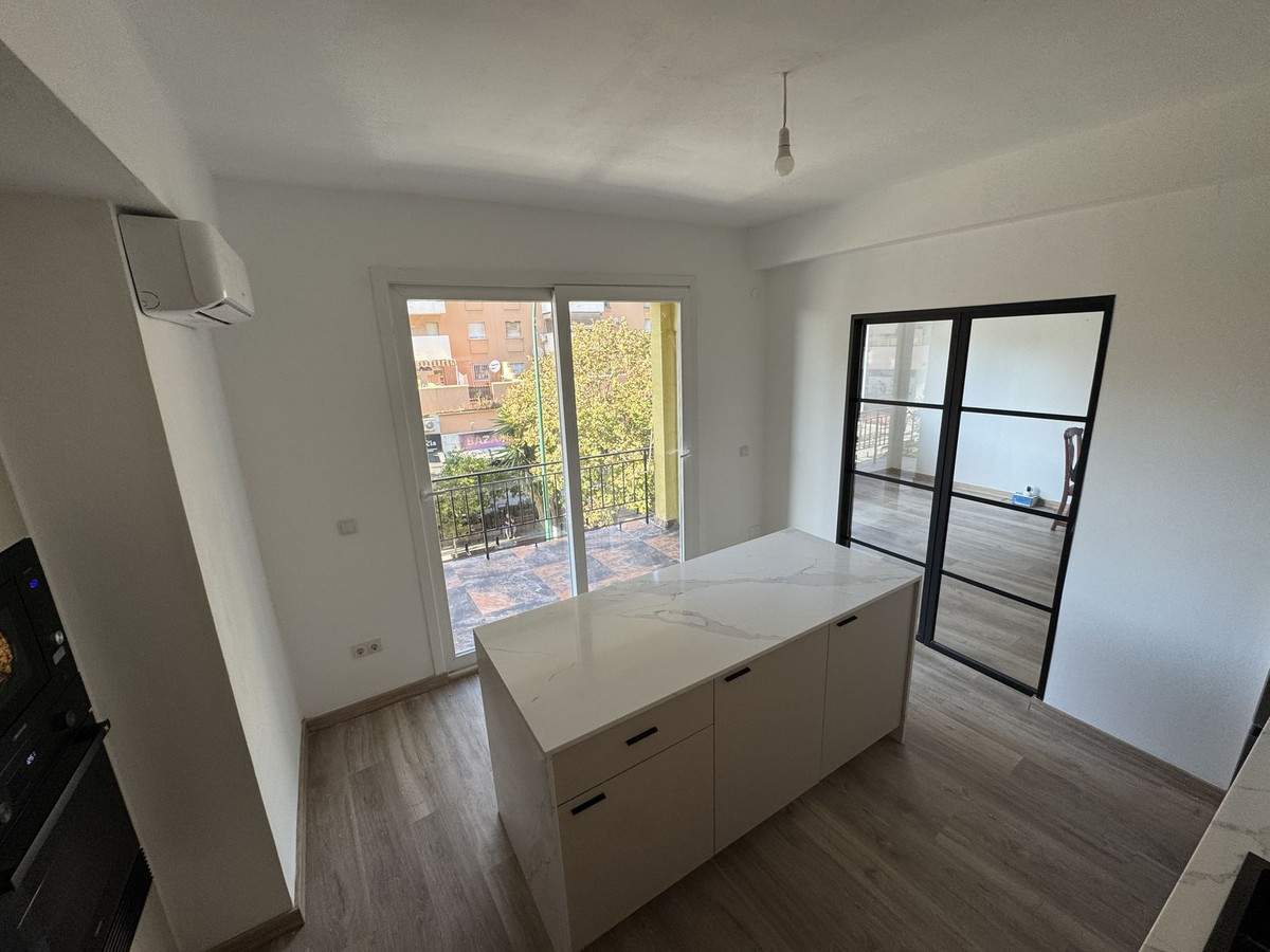 Se vende Apartamento Planta Media de 3 dormitorios en Costa Del Sol, Málaga, España