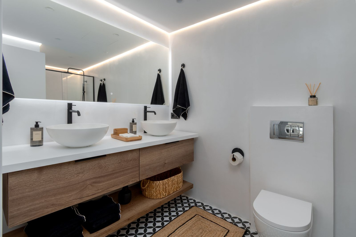 3 Bed Apartment for sale in Torrequebrada Costa Del Sol, Málaga, Spain
