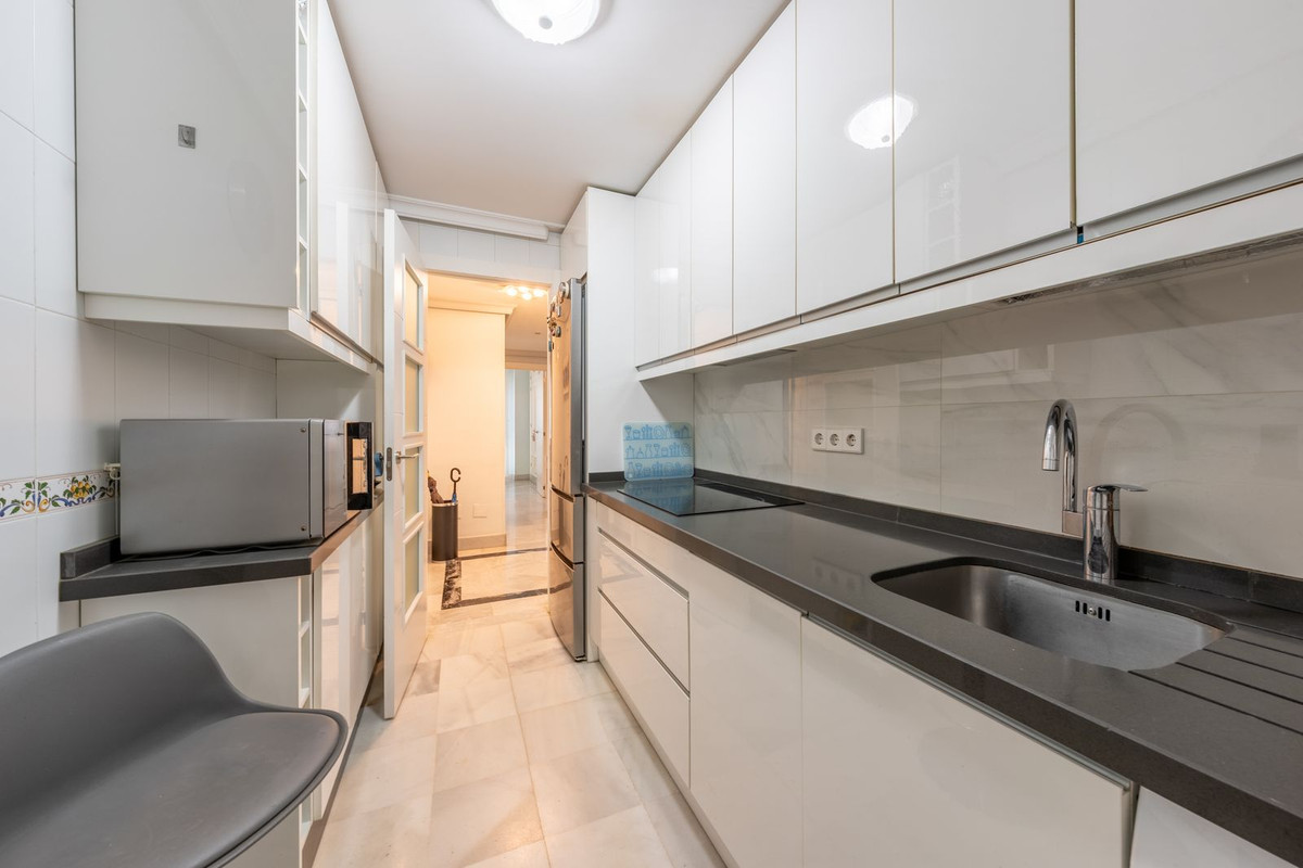 2 Bed Apartment for sale in Marbella Costa Del Sol, Málaga, Spain