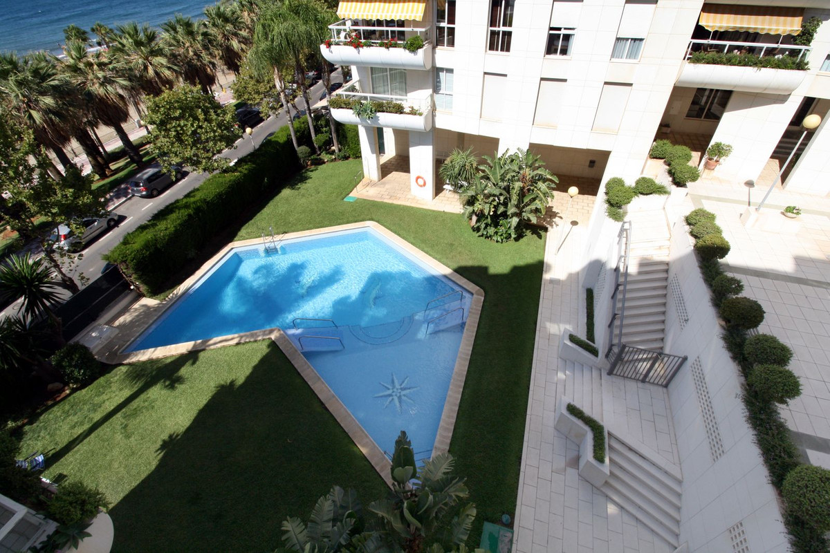 2 Bed Apartment for sale in Marbella Costa Del Sol, Málaga, Spain
