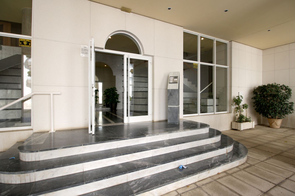 2 Bed Apartment for sale in Marbella Costa Del Sol, Málaga, Spain