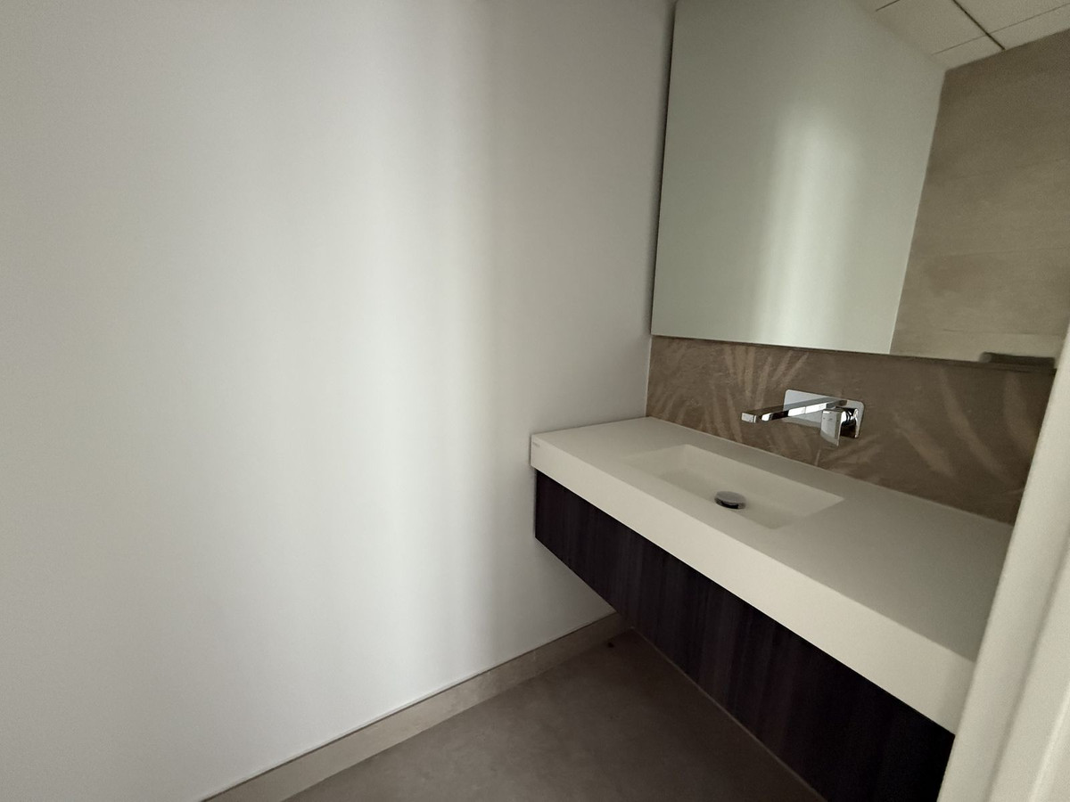 4 Bed Apartment for sale in Marbella Costa Del Sol, Málaga, Spain