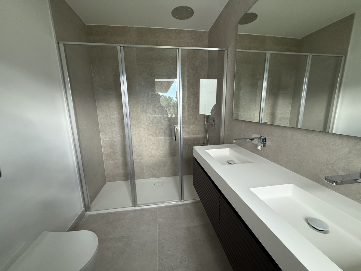 4 Bed Apartment for sale in Marbella Costa Del Sol, Málaga, Spain