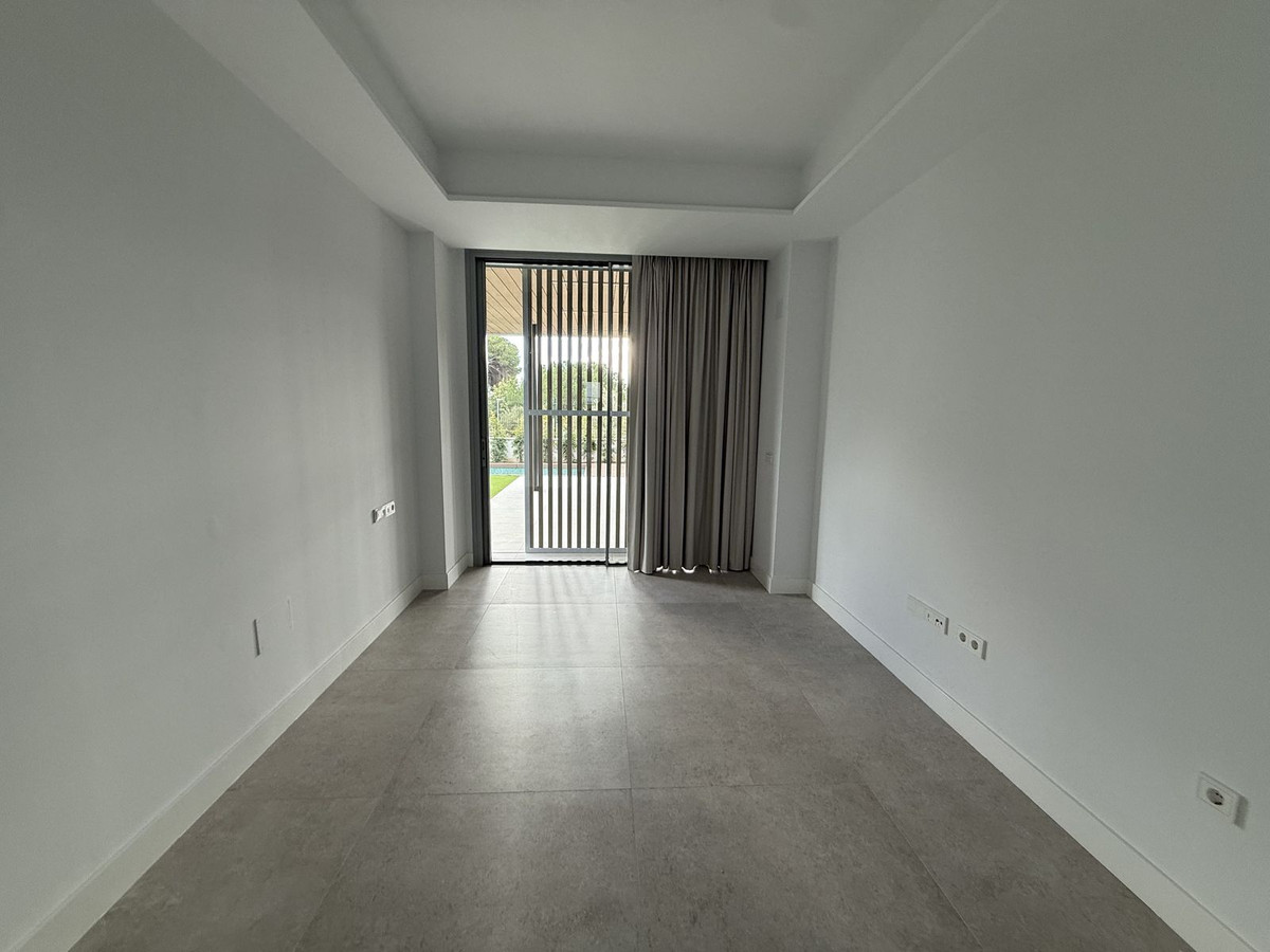 4 Bed Apartment for sale in Marbella Costa Del Sol, Málaga, Spain