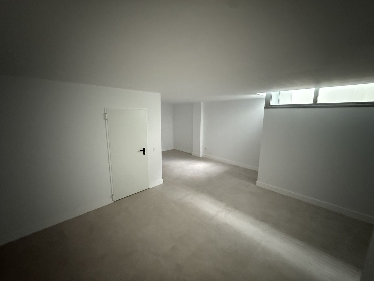 4 Bed Apartment for sale in Marbella Costa Del Sol, Málaga, Spain