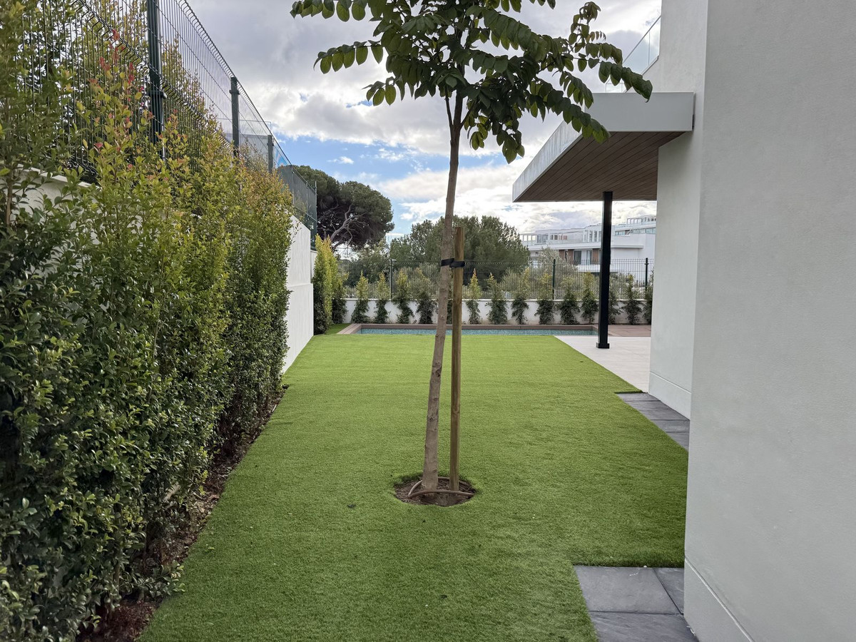 4 Bed Apartment for sale in Marbella Costa Del Sol, Málaga, Spain