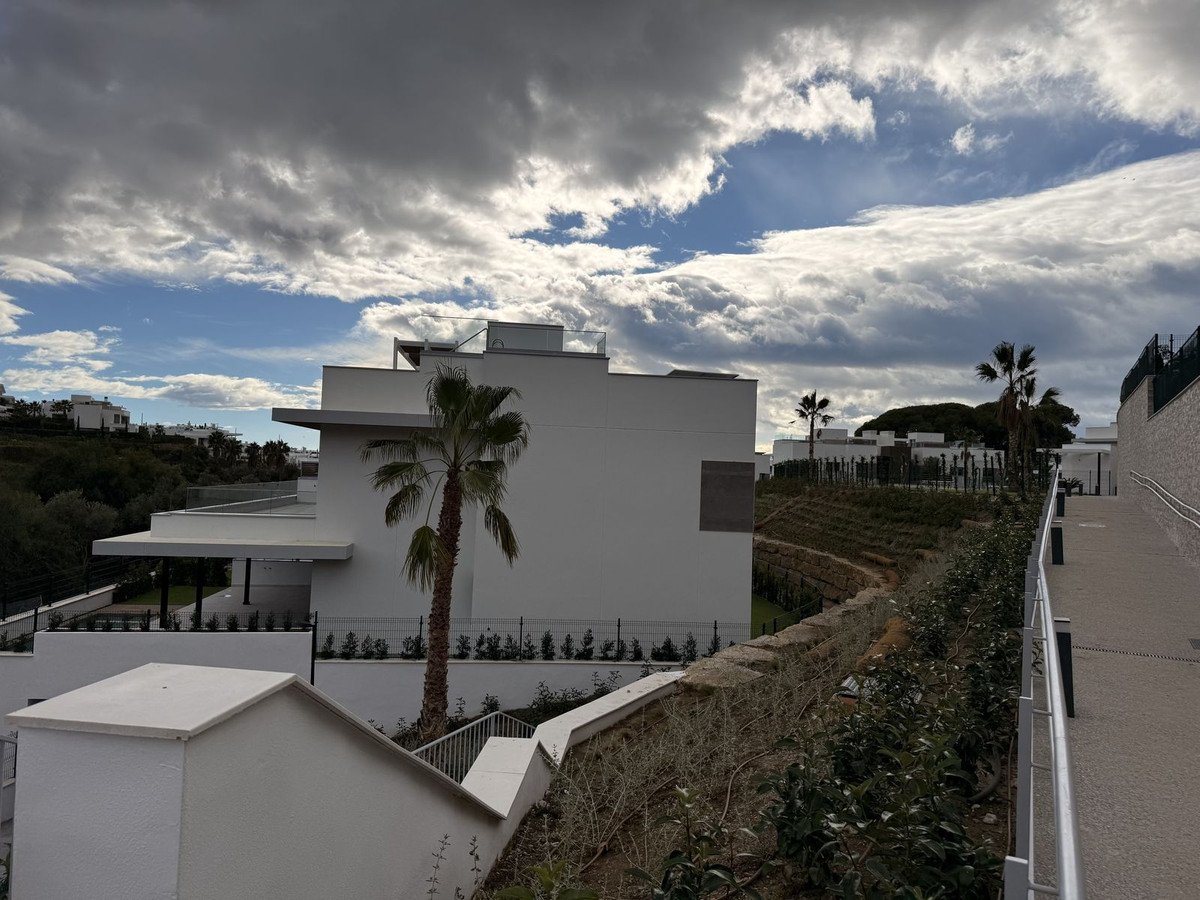 4 Bed Apartment for sale in Marbella Costa Del Sol, Málaga, Spain