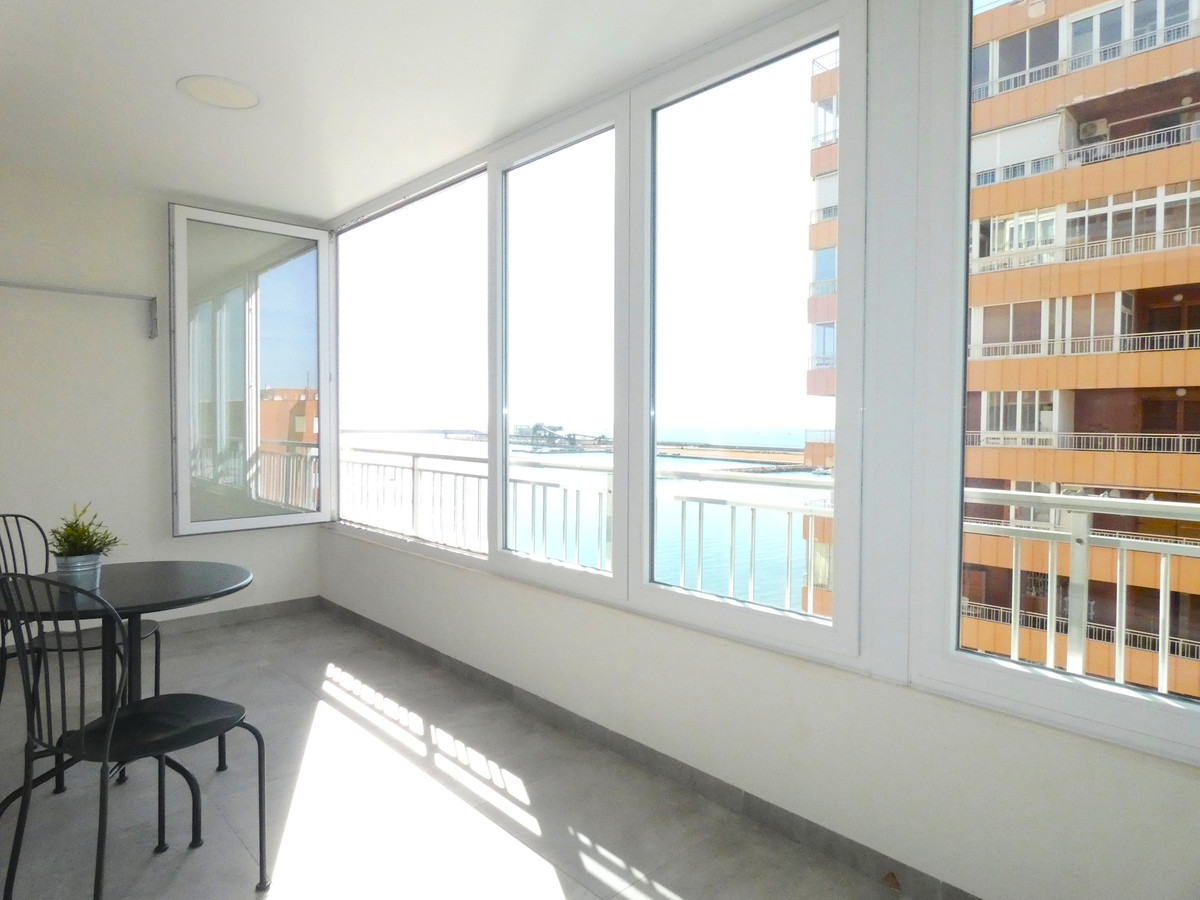 Se vende Apartamento Planta Media de 3 dormitorios en Costa Blanca, Alicante, España