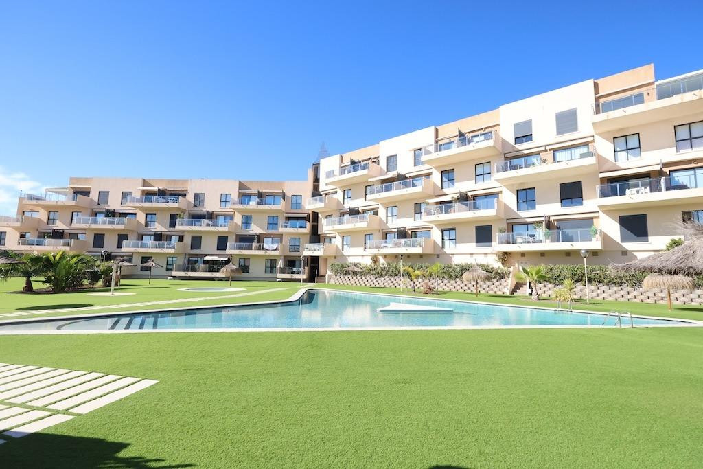 Se vende Apartamento Planta Media de 2 dormitorios en Costa Blanca, Alicante, España