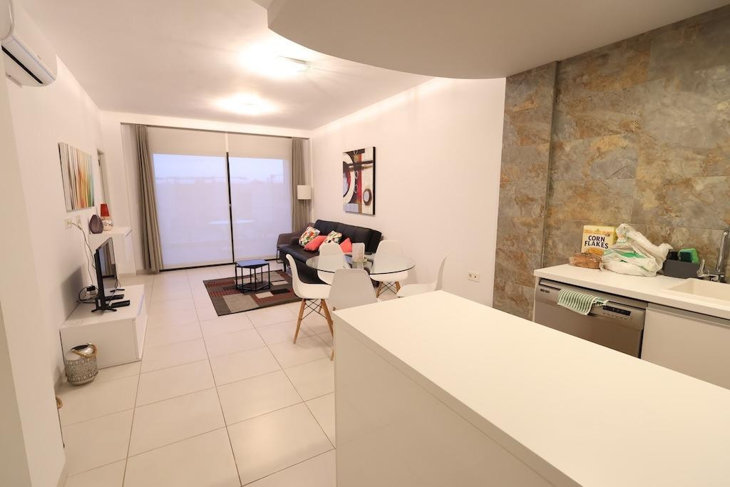 Se vende Apartamento Planta Media de 2 dormitorios en Costa Blanca, Alicante, España