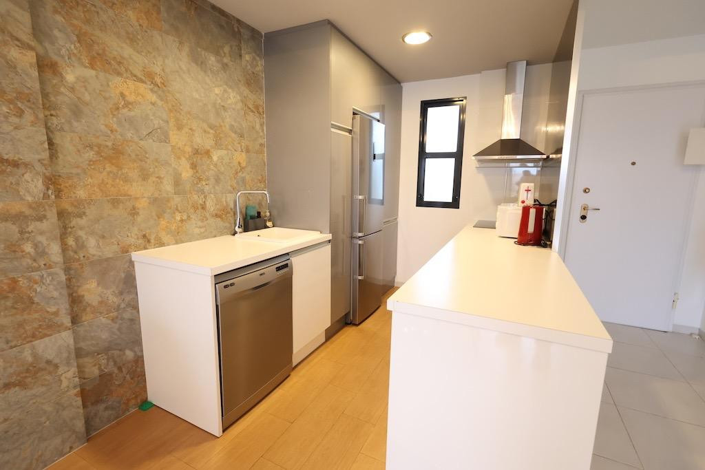Se vende Apartamento Planta Media de 2 dormitorios en Costa Blanca, Alicante, España