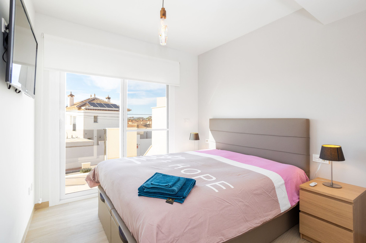 Se vende Apartamento en Planta Última de 2 dormitorios en Costa Blanca, Alicante, España