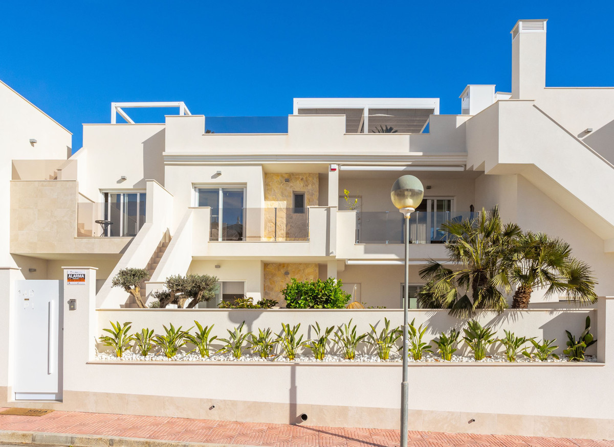 Se vende Apartamento en Planta Última de 2 dormitorios en Costa Blanca, Alicante, España
