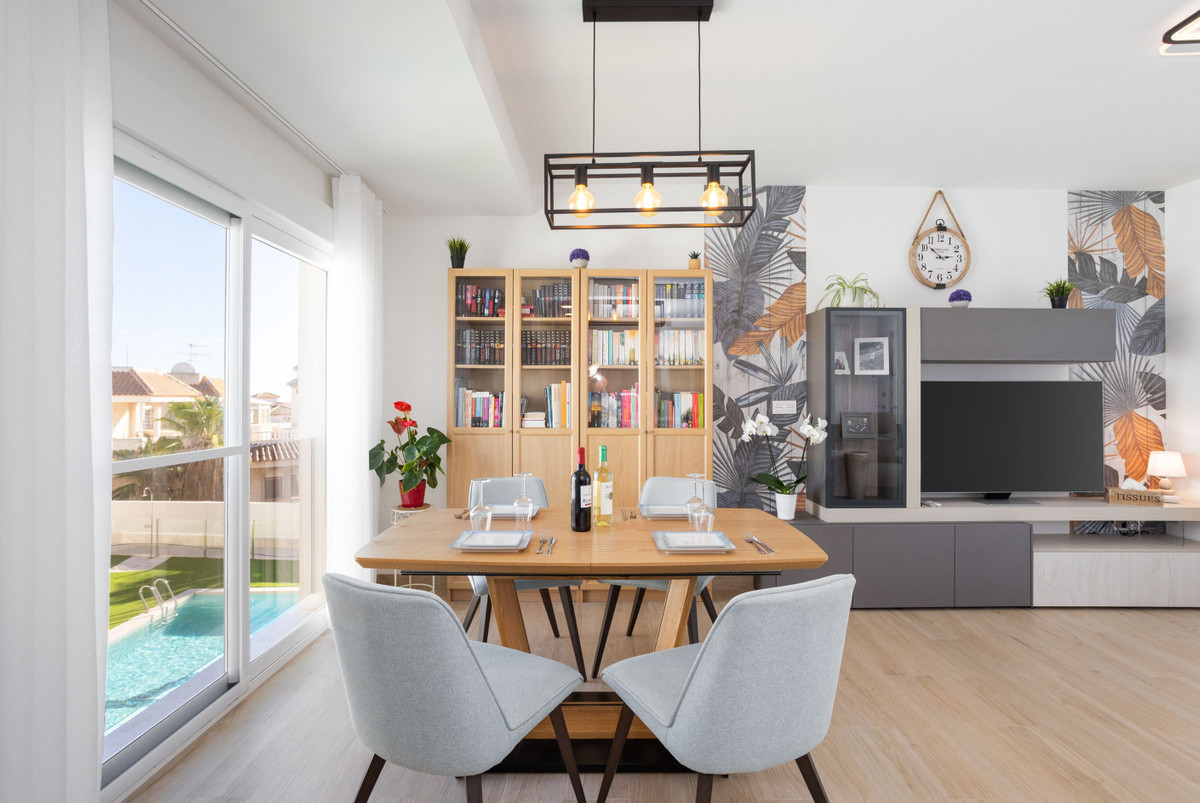 Se vende Apartamento en Planta Última de 2 dormitorios en Costa Blanca, Alicante, España