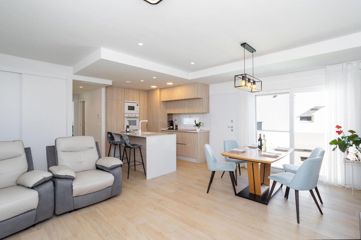 Se vende Apartamento en Planta Última de 2 dormitorios en Costa Blanca, Alicante, España