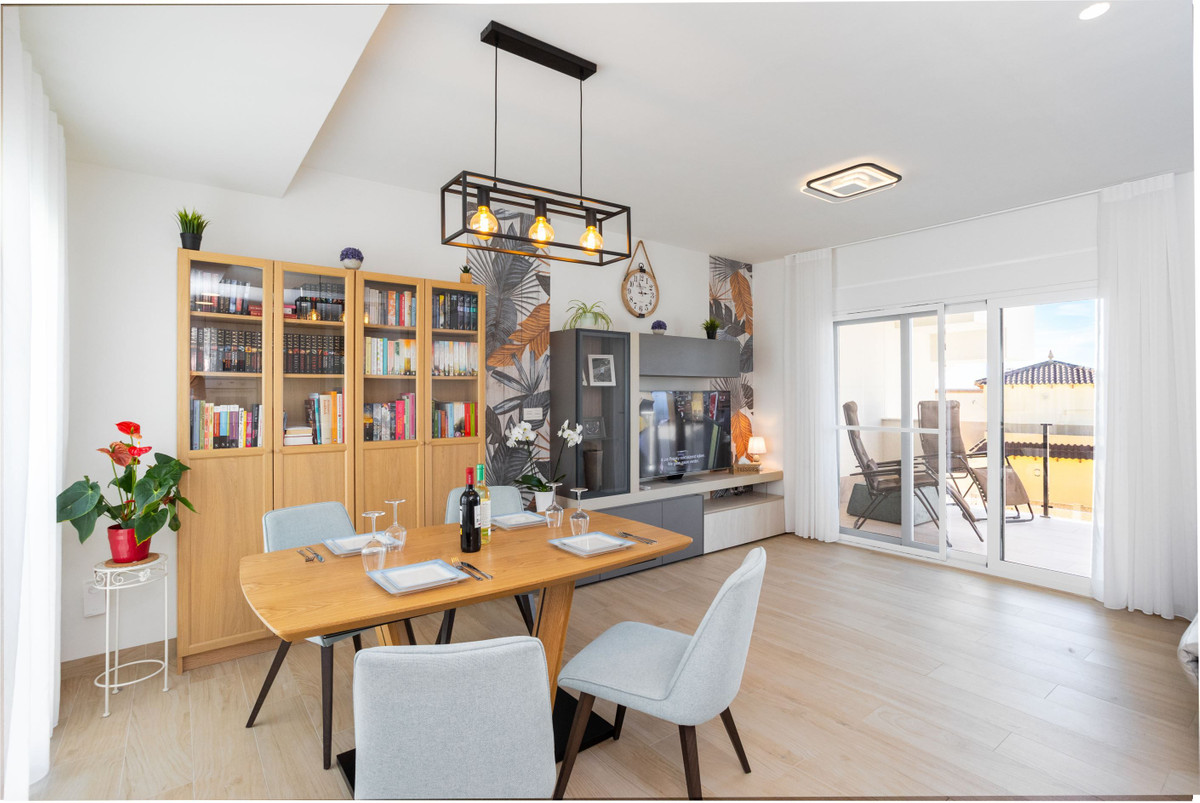 Se vende Apartamento en Planta Última de 2 dormitorios en Costa Blanca, Alicante, España