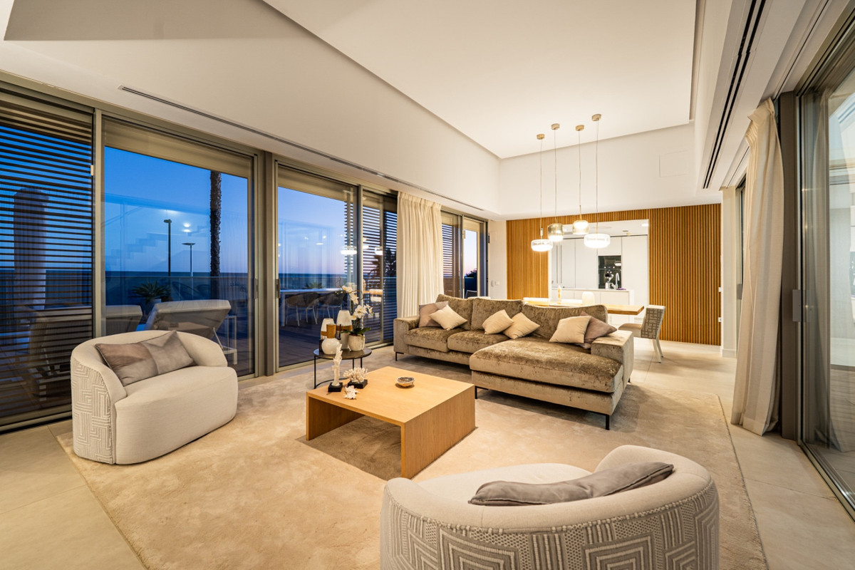 Se vende Villa - Chalet de 4 dormitorios en Costa Del Sol, Málaga, España