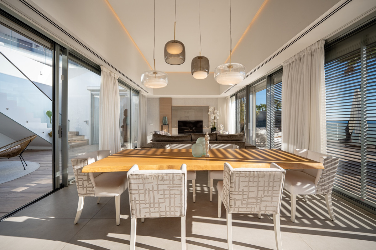 Se vende Villa - Chalet de 4 dormitorios en Costa Del Sol, Málaga, España