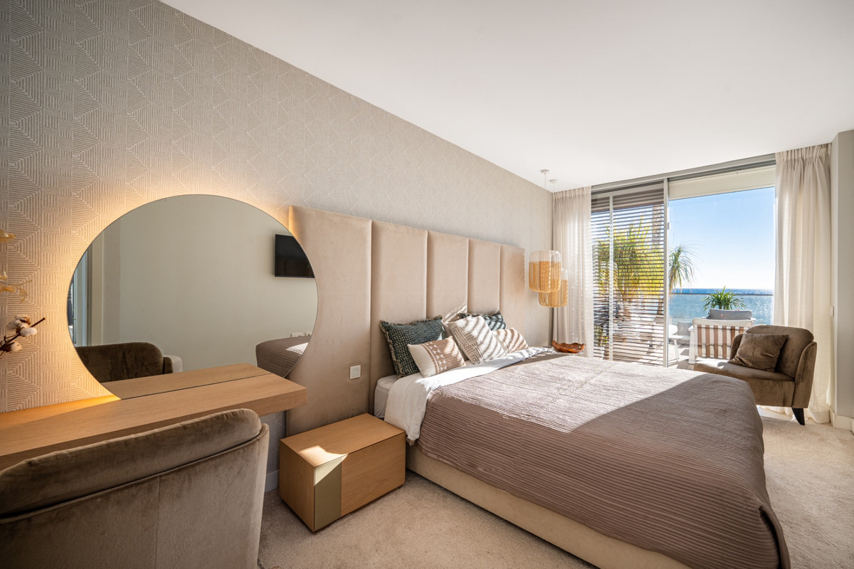 Se vende Villa - Chalet de 4 dormitorios en Costa Del Sol, Málaga, España