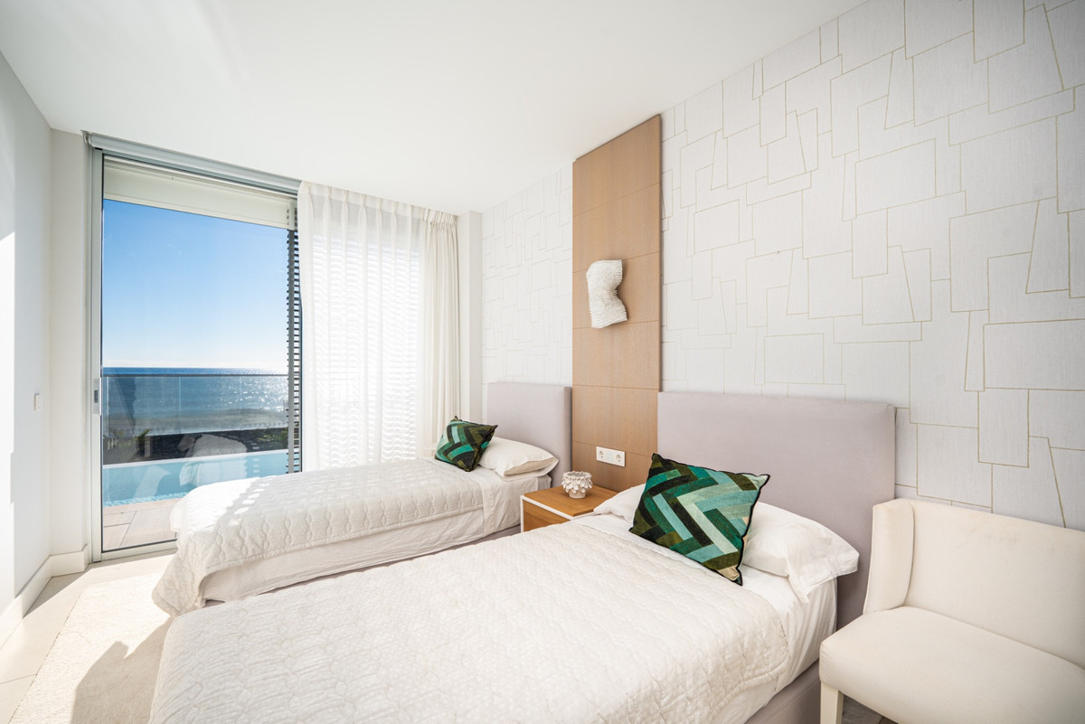 Se vende Villa - Chalet de 4 dormitorios en Costa Del Sol, Málaga, España