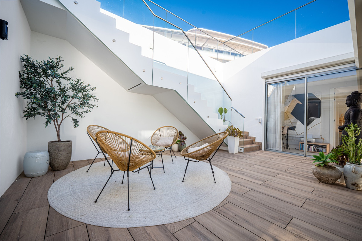 Se vende Villa - Chalet de 4 dormitorios en Costa Del Sol, Málaga, España