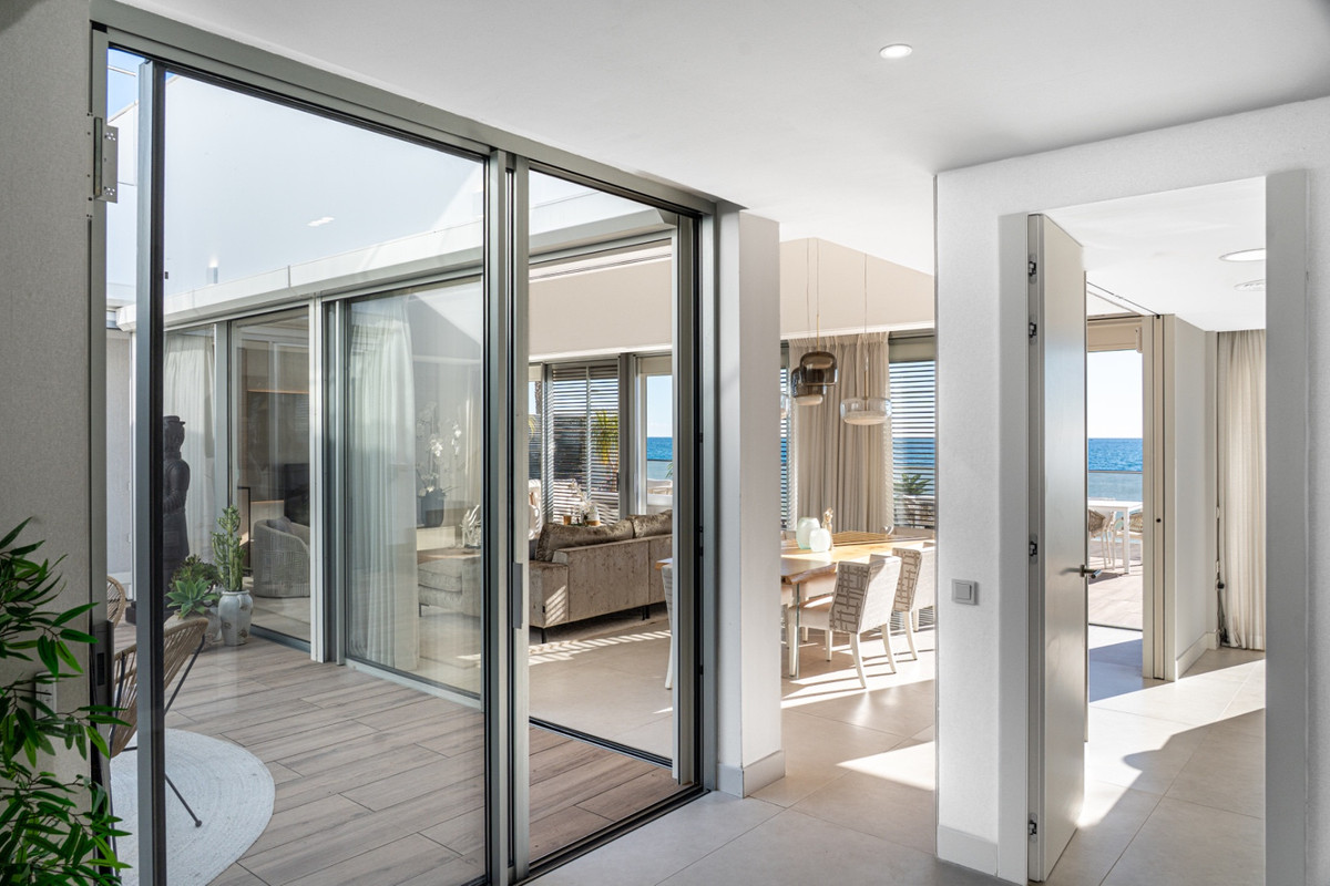 Se vende Villa - Chalet de 4 dormitorios en Costa Del Sol, Málaga, España