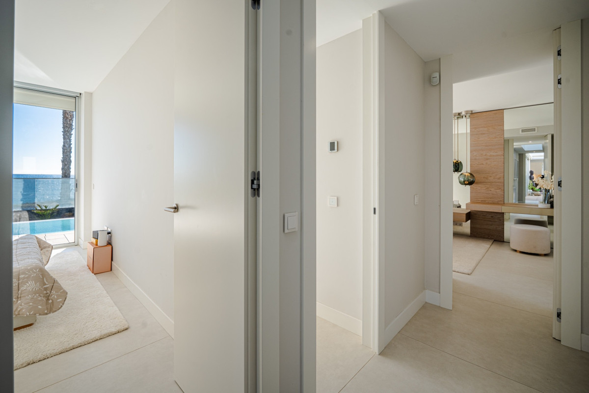 Se vende Villa - Chalet de 4 dormitorios en Costa Del Sol, Málaga, España