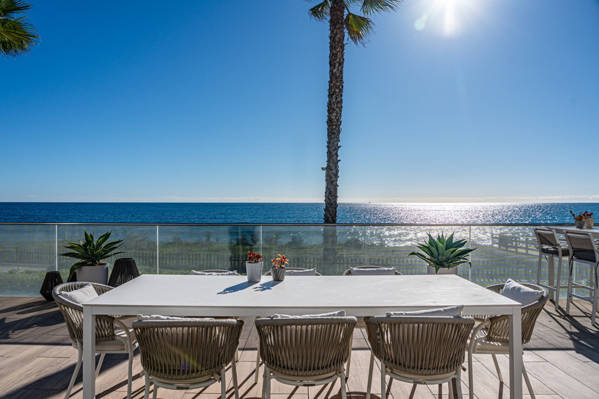 Se vende Villa - Chalet de 4 dormitorios en Costa Del Sol, Málaga, España