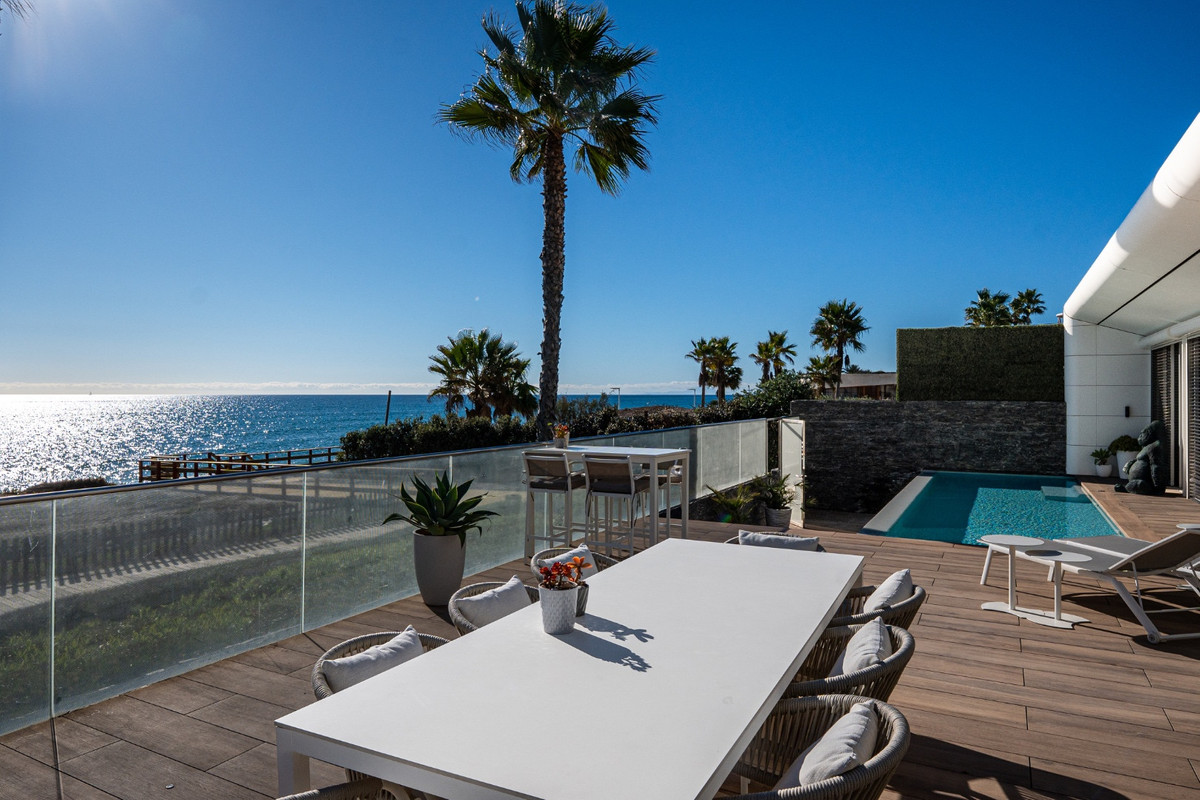 Se vende Villa - Chalet de 4 dormitorios en Costa Del Sol, Málaga, España
