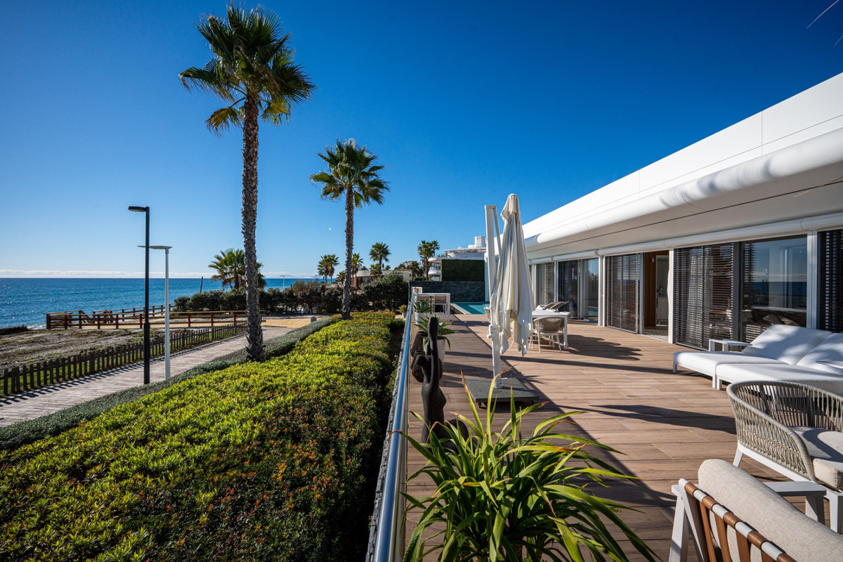 Se vende Villa - Chalet de 4 dormitorios en Costa Del Sol, Málaga, España