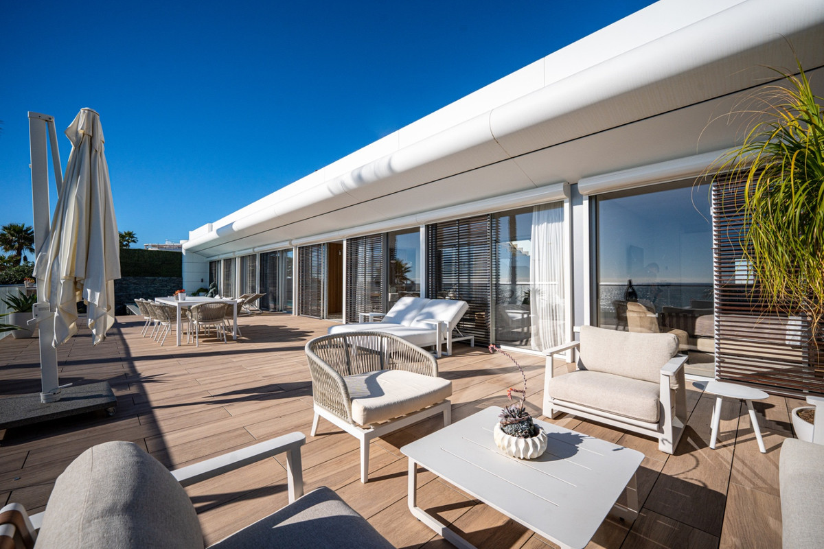 Se vende Villa - Chalet de 4 dormitorios en Costa Del Sol, Málaga, España