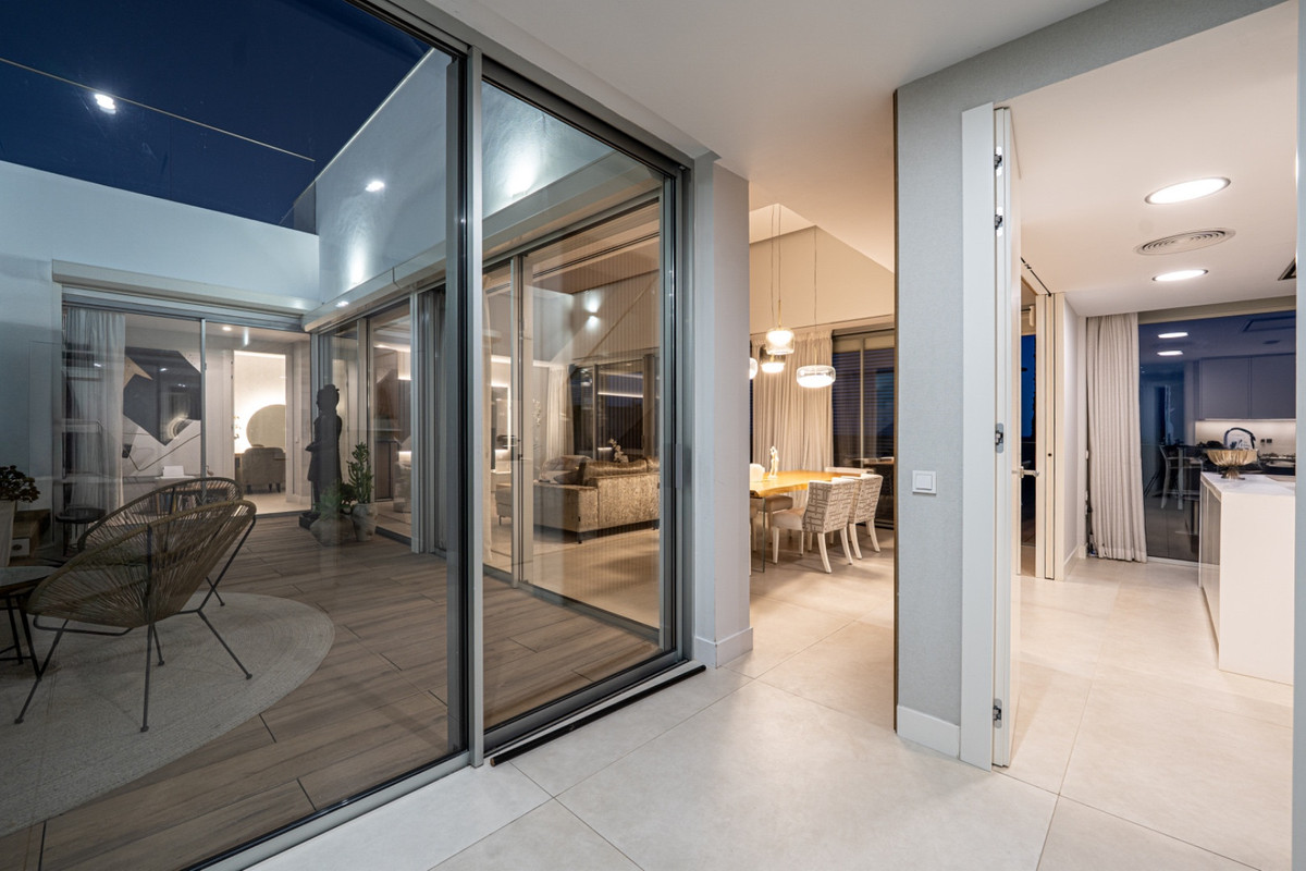 Se vende Villa - Chalet de 4 dormitorios en Costa Del Sol, Málaga, España